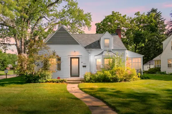 1307 Lakeway Avenue, Kalamazoo, MI 49001
