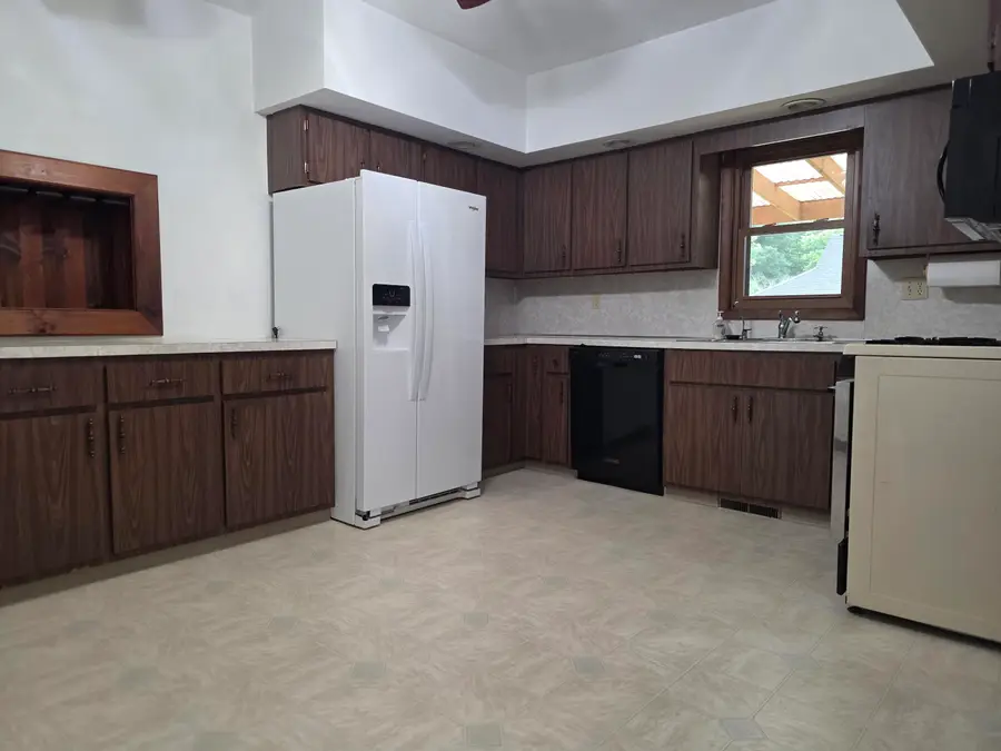 180 Bansill Drive, Level Park Oak Park, MI 49037 - #2