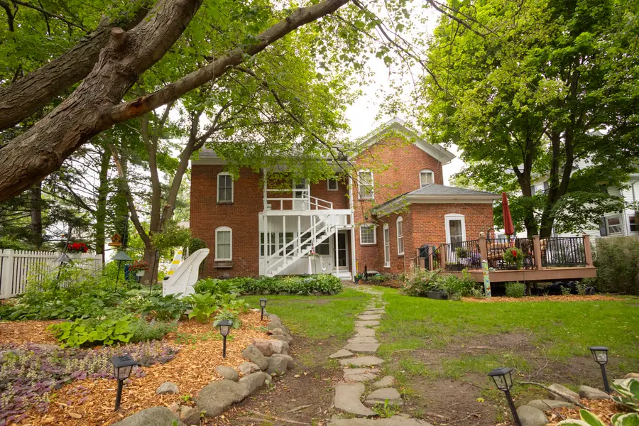 112 E Maple Street, Vicksburg, MI 49097 - #2