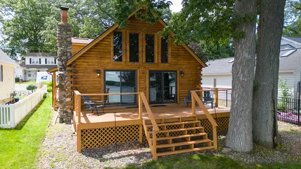 9715 Woodlawn Drive, Portage, MI 49002
