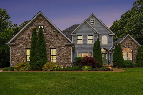 8638 Weeping Pine Lane, Kalamazoo, MI 49009