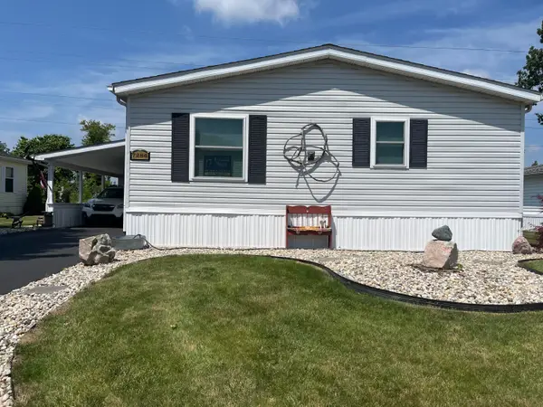 7286 Oak Brook Circle, Portage, MI 49002