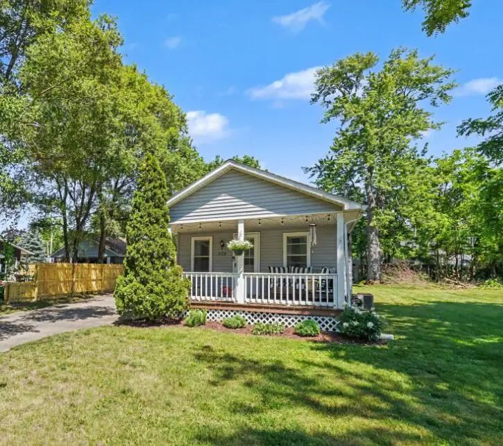 722 S Grant Avenue, Three Rivers, MI 49093 - #2