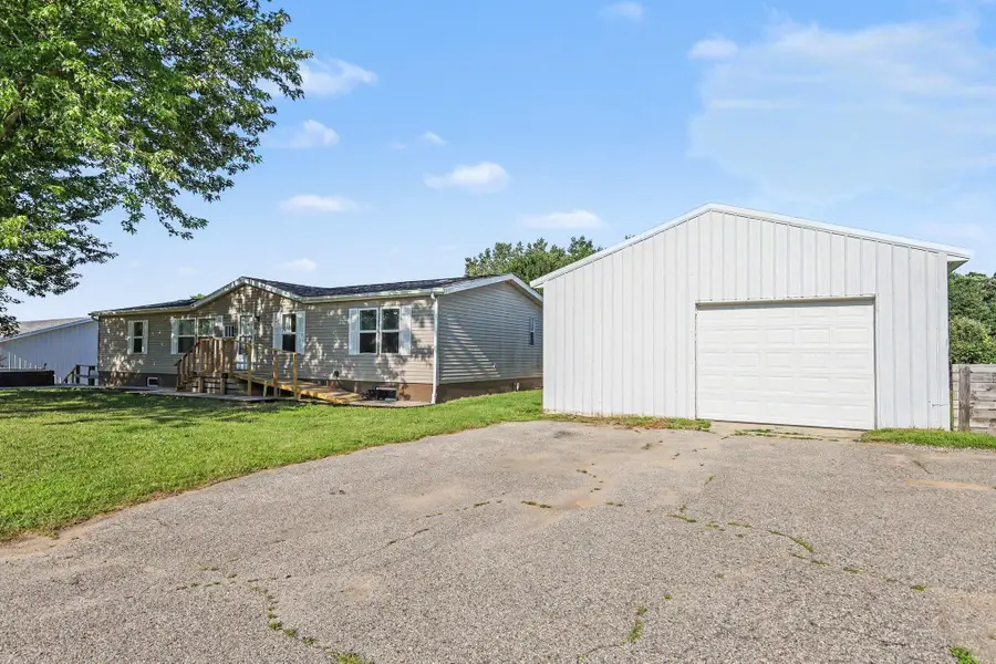 8691 S Elm Avenue, Newaygo, MI 49337 - #2