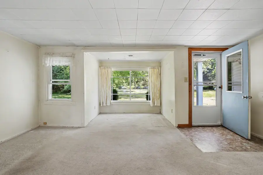 15 4th Street, Plainwell, MI 49080 - #3