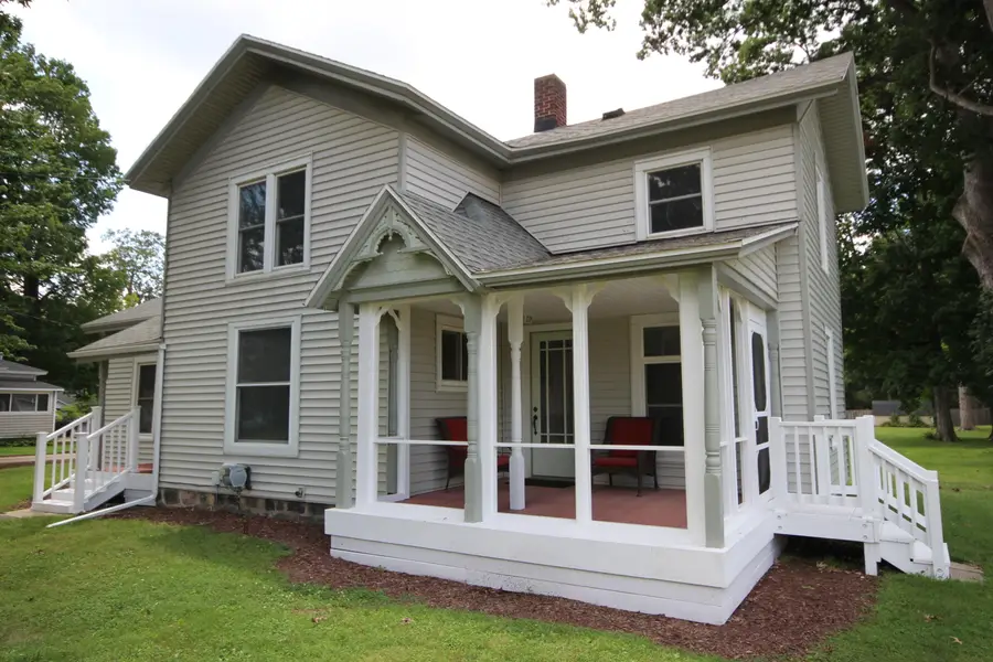 208 S Michigan Avenue, Vicksburg, MI 49097 - #2