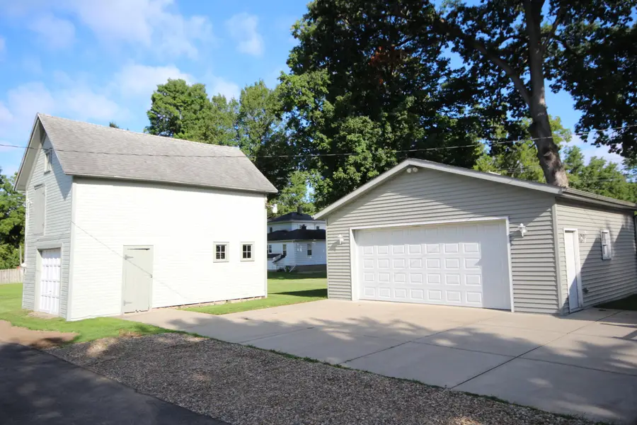 208 S Michigan Avenue, Vicksburg, MI 49097 - #3