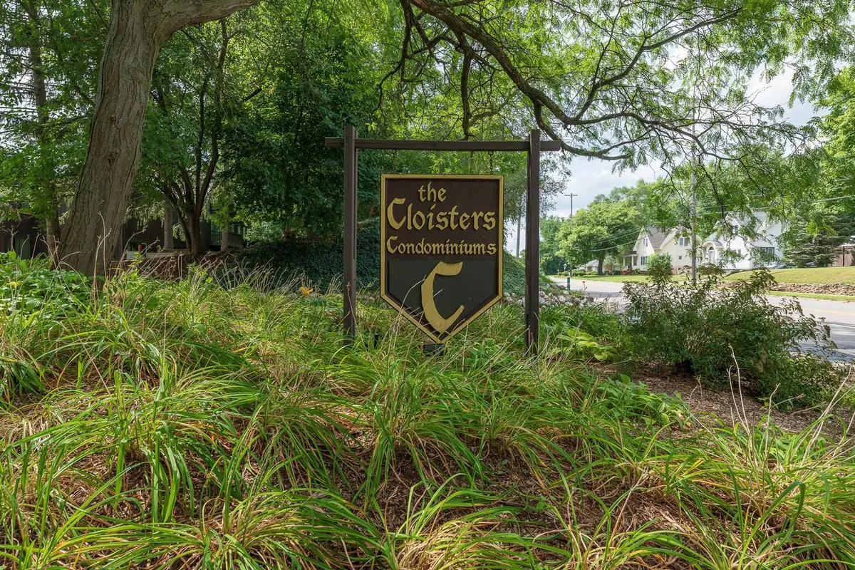 135 Balmoral Court, Kalamazoo, MI 49006 - #1