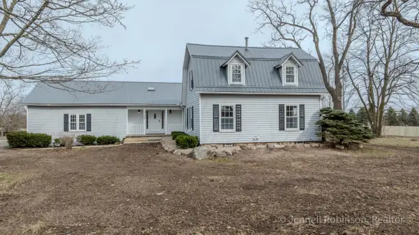 7154 Morse Lake Avenue SE, Alto, MI 49302