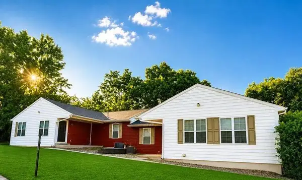 1327 Fraternity Village Drive, Kalamazoo, MI 49006