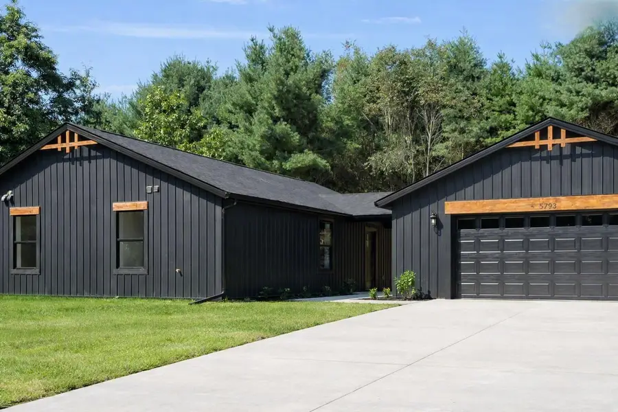 57160 Highfield Road, Fabius, MI 49093 - #3
