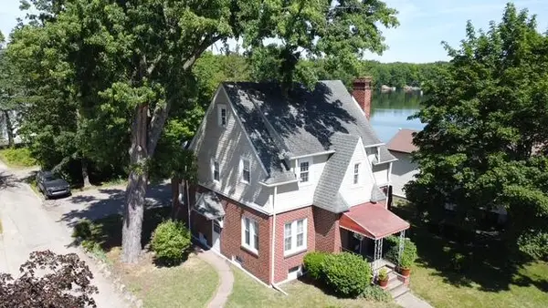 601 N Kalamazoo Street, PawPaw, MI 49079