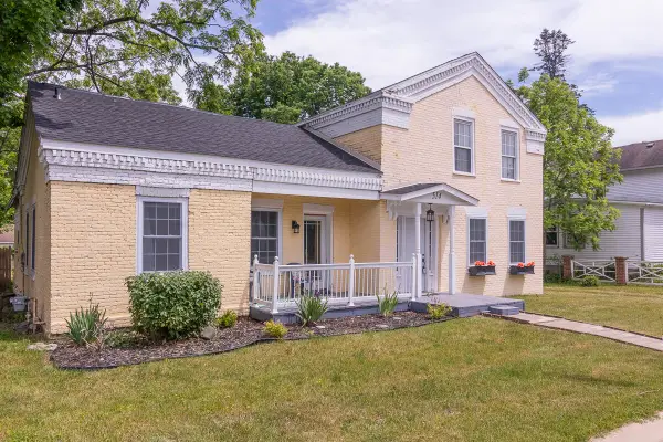514 Kalamazoo Street, PawPaw, MI 49079