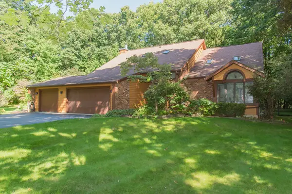 6798 Oak Highlands Drive, Kalamazoo, MI 49009