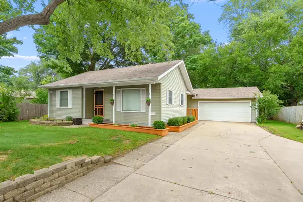 144 Floral Avenue, Plainwell, MI 49080