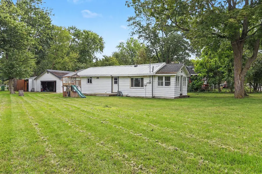 210 N 16th Street N, Springfield, MI 49037 - #2