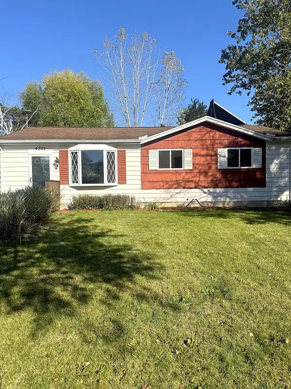 4307 Old Castle Circle, Lansing, MI 48911