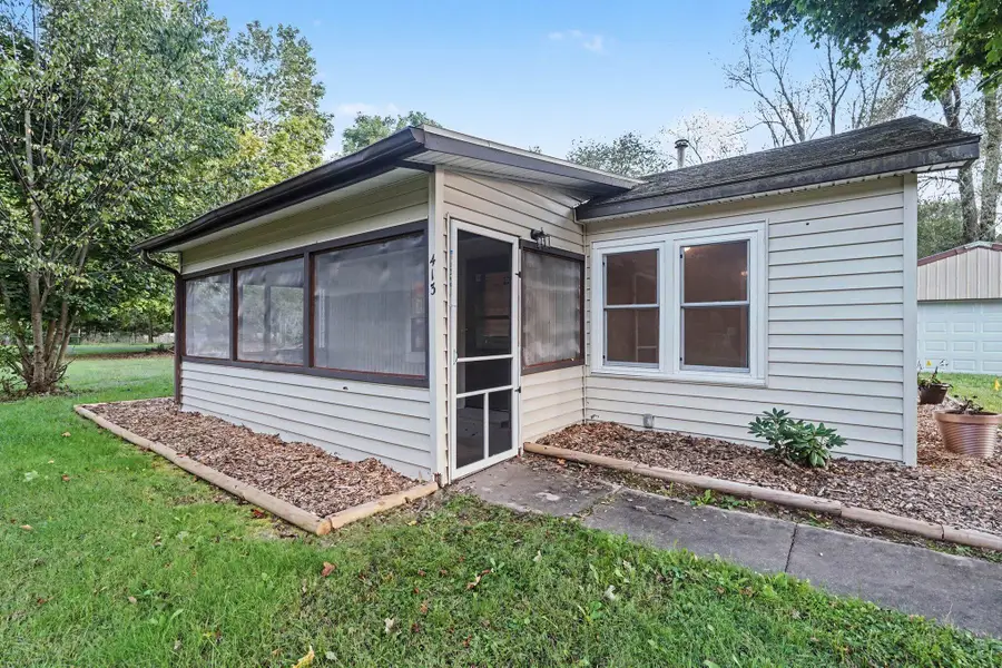 413 Marie Avenue, Level Park Oak Park, MI 49037 - #2