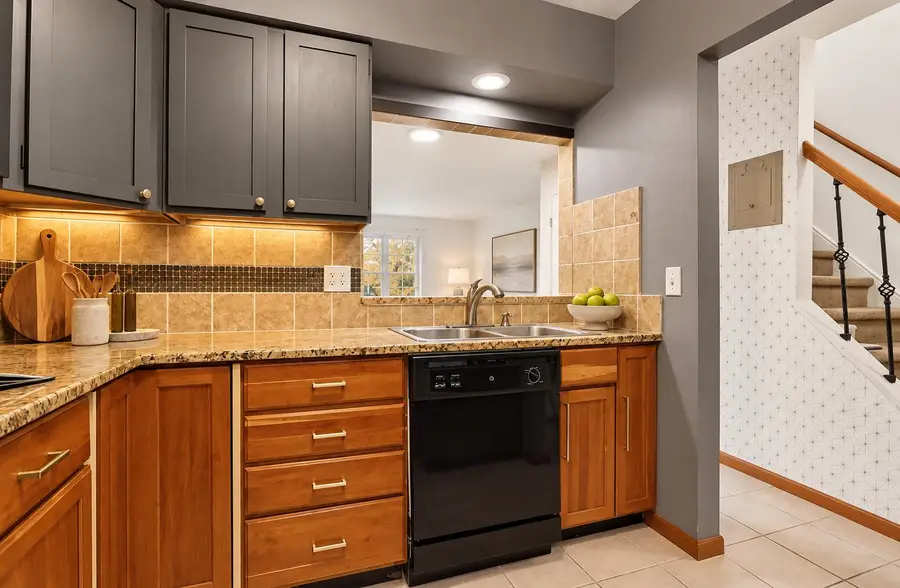 709 Garland Circle Unit: A, Kalamazoo, MI 49008 - #3