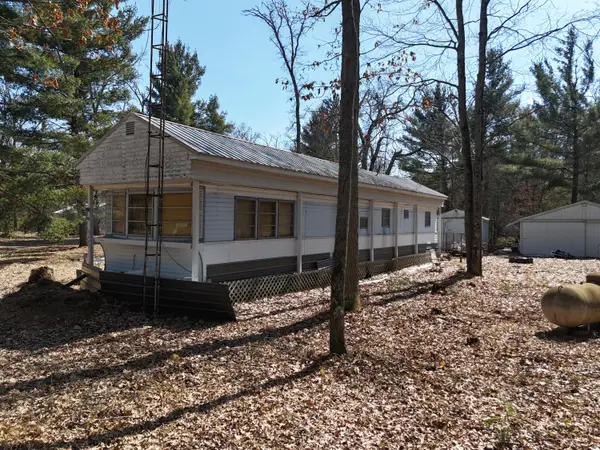 9685 Ziska Road, Wellston, MI 49689