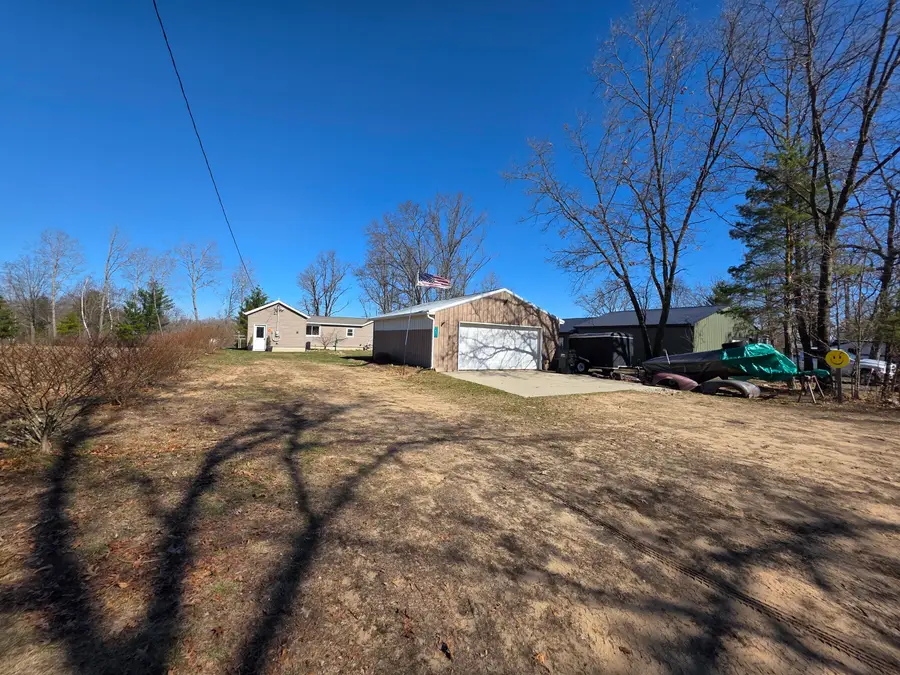 1471 E Beechwood Lane, Everett, MI 49349 - #3