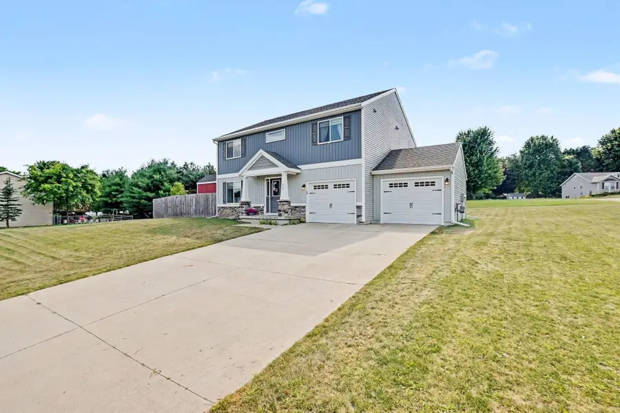 853 N Michigan Avenue, Fremont, MI 49412 - #3