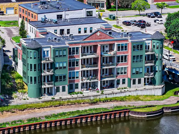 80 Washington Street Unit: 7, Manistee, MI 49660