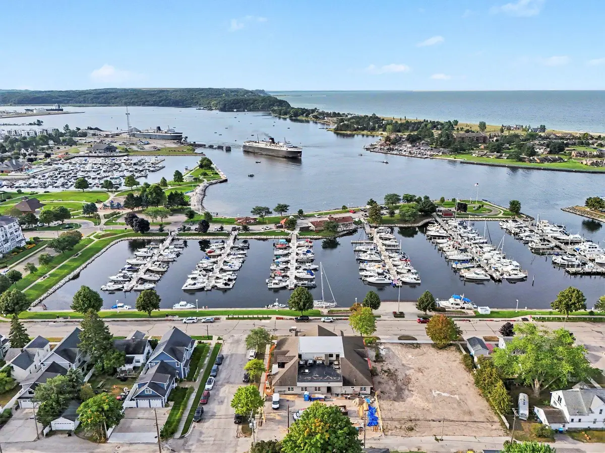 502 W Loomis Street Unit: 104, Ludington, MI 49431 - #1