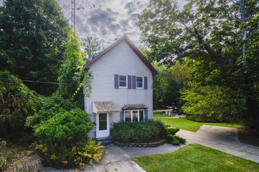 537 2nd Street, Manistee, MI 49660 - #2