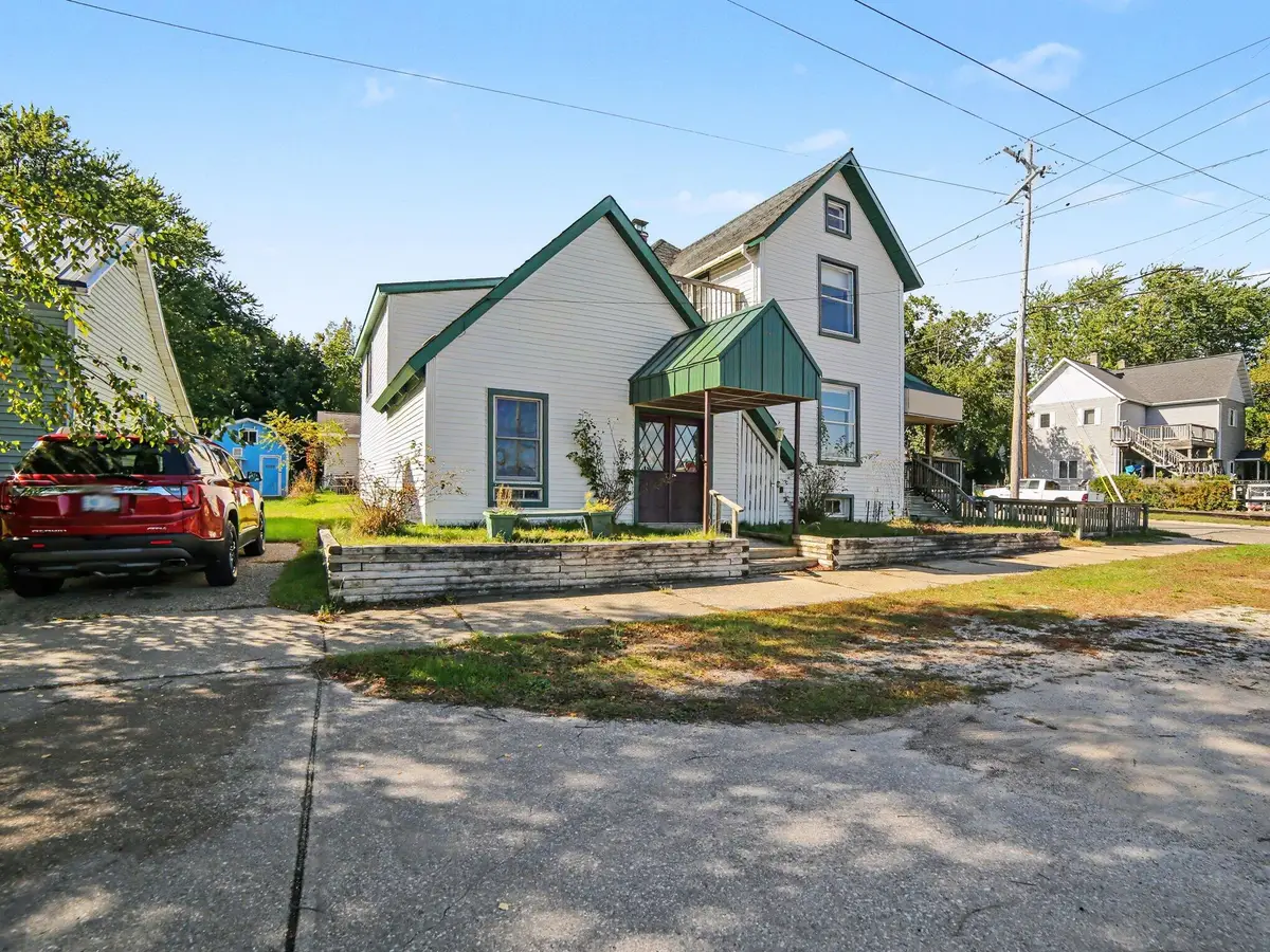210 Cleveland Street, Manistee, MI 49660 - #1