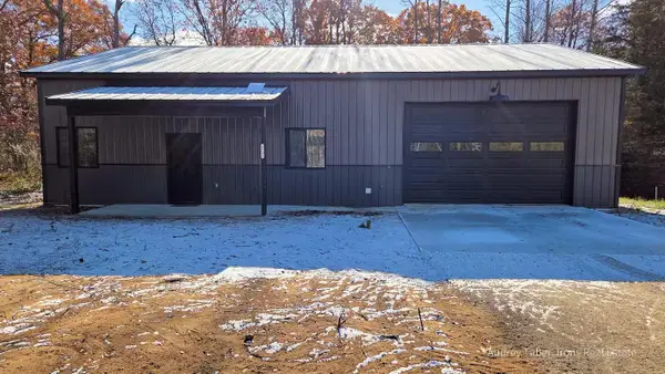 8721 W 48 Road, Wellston, MI 49689