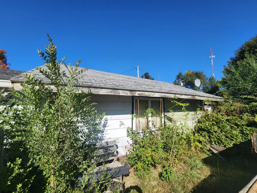 1735 Maywood Avenue, Manistee, MI 49660 - #3