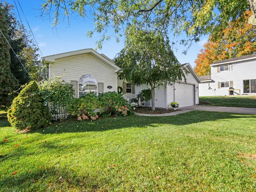 210 W Lake Street, Hart, MI 49420 - #2
