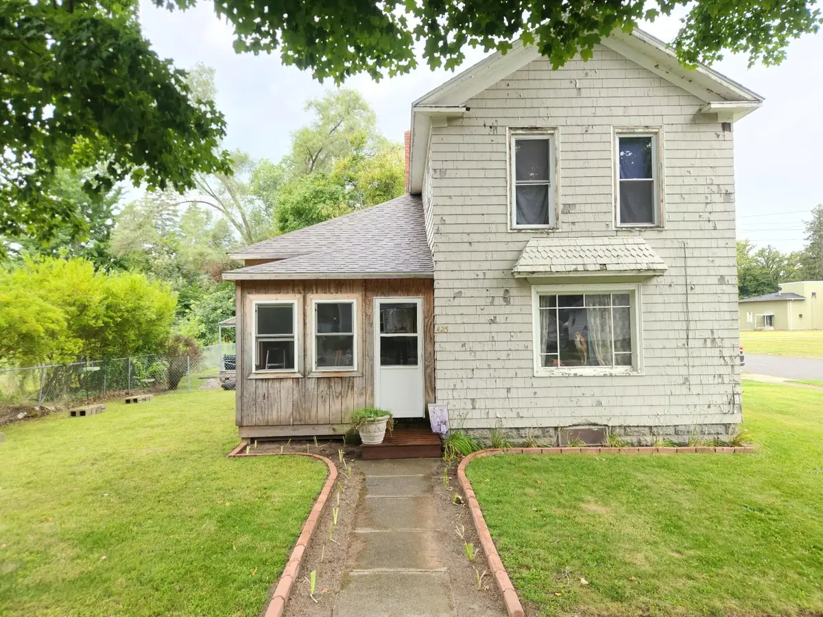 425 N Dean Street, Centreville, MI 49032 - Image #1