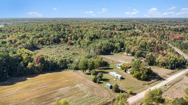 1215 Bear Avenue, Harrison, MI 48625