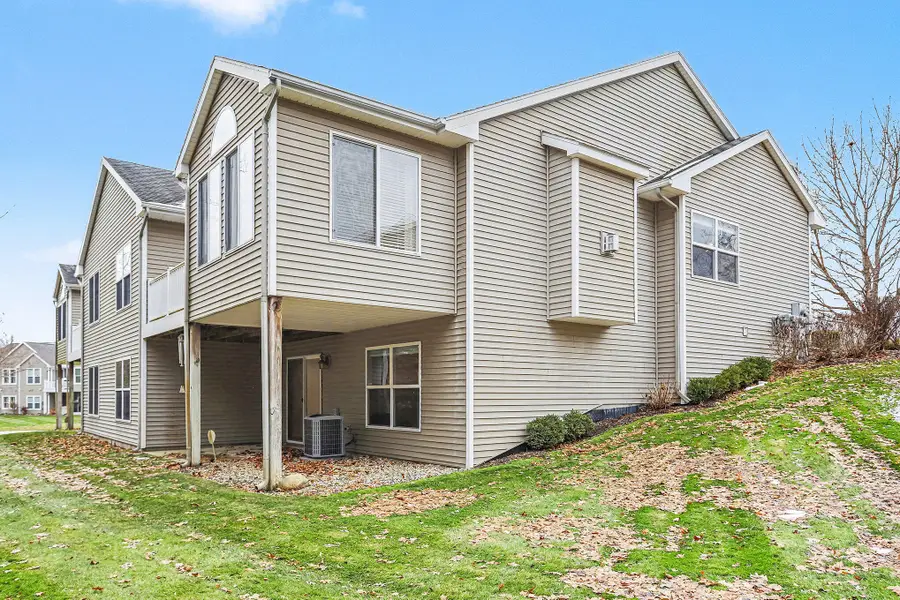 2141 Gray Oak Cove, Portage, MI 49024 - Image #3