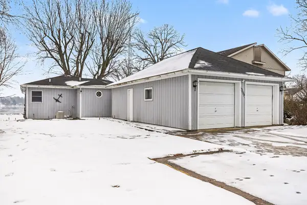 19664 Lakeshore Drive, ThreeRivers, MI 49093