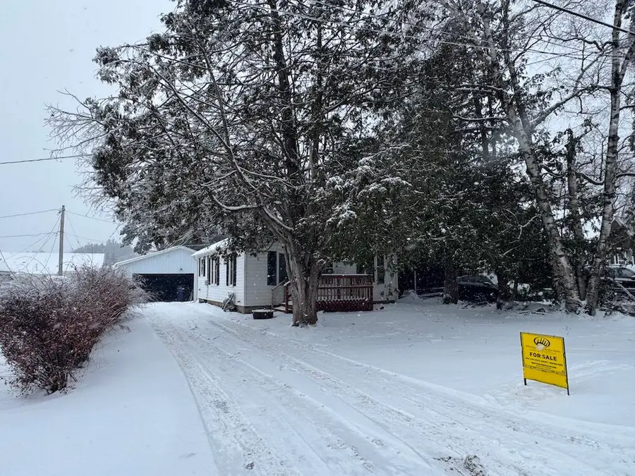 190 E Spruce Street, Harrison, MI 48625 - Image #3