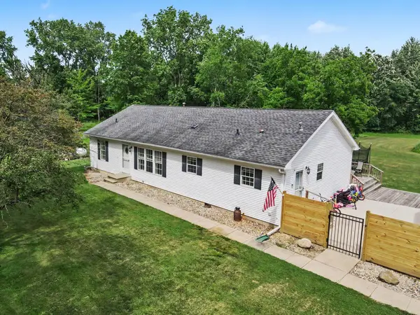 56883 Pulver Road, ThreeRivers, MI 49093