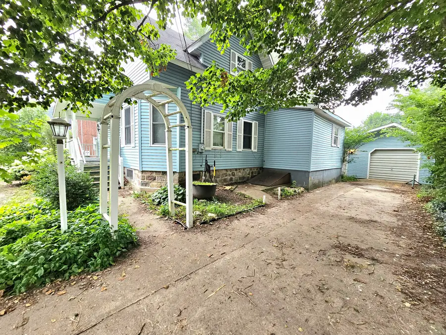 31175 Depot Street, Leonidas, MI 49066 - #2