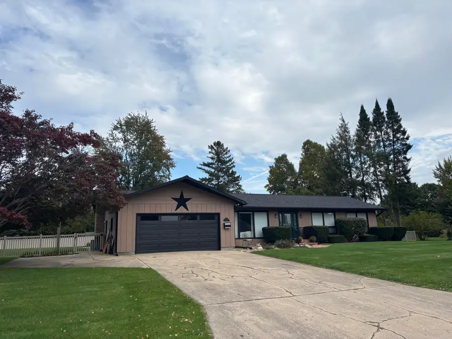 906 Independence Avenue, Sturgis, MI 49091 - #2