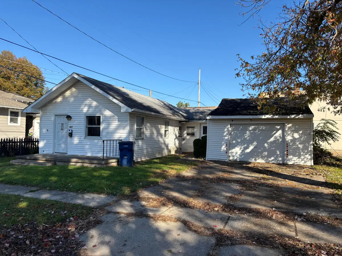 802 E Congress Street, Sturgis, MI 49091 - #1