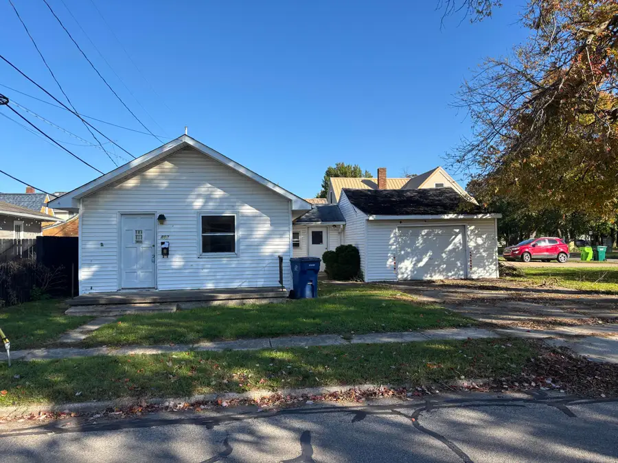 802 E Congress Street, Sturgis, MI 49091 - #2
