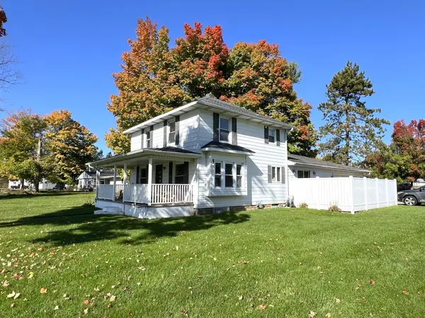 28602 E Fawn River Road, Sturgis, MI 49091