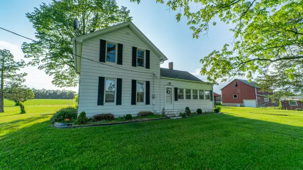 18216 S Schwark Road, ThreeOaks, MI 49128