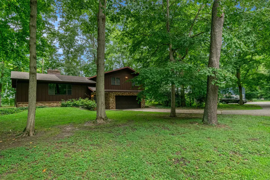 8892 Maplewood Drive, Oronoko, MI 49103 - Image #2