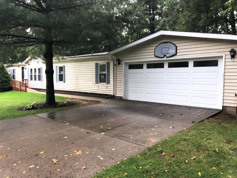 4262 Arrowwood Curve, Millburg, MI 49022 - Image #2