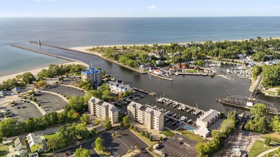 200 Lake Street Unit: 3C, Saint Joseph, MI 49085 - Image #3