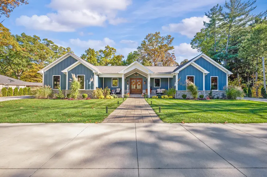 2815 Washington Avenue, Saint Joseph, MI 49085 - #2