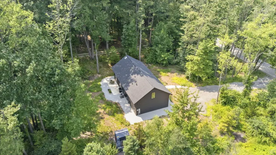 6832 Holloway Drive, Sawyer, MI 49125 - Image #2